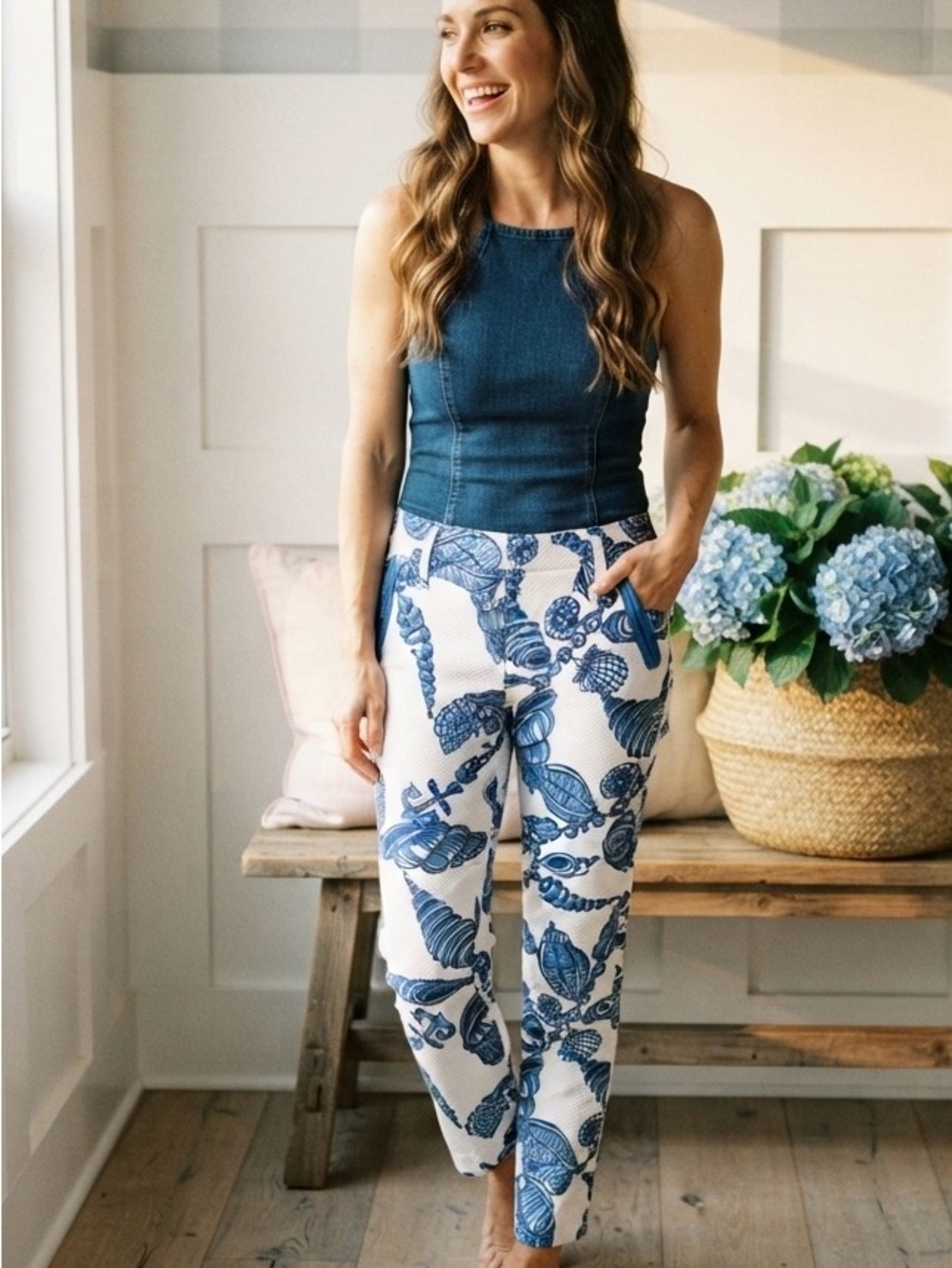 Lilly Pulitzer White Cropped Pants with Blue Shell Print 2